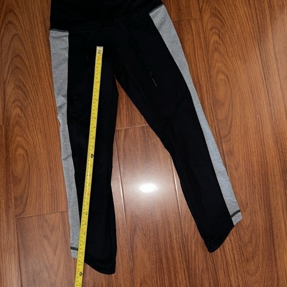 Lululemon Retreat 7/8 Pant Black / Heathered Slate size 4  leggings black logo - Picture 14 of 15